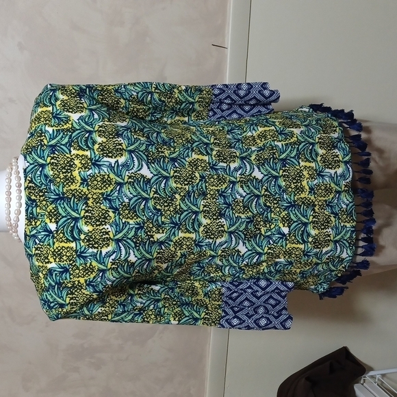 Ruby Rd. women's top size medium in a very beautiful blue green and yellow - Picture 4 of 6